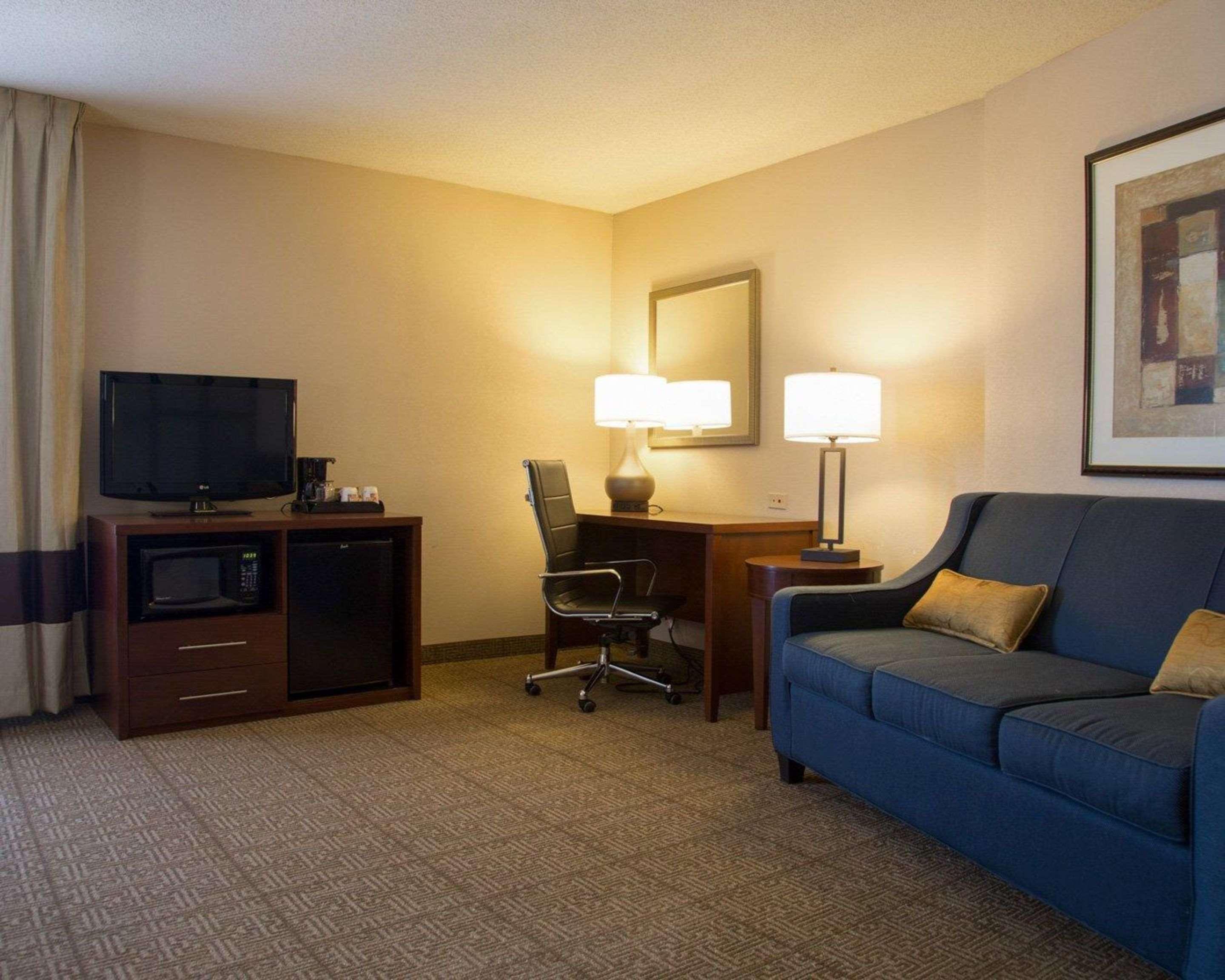 Comfort Suites Fultondale I-65 Near I-22 Екстериор снимка