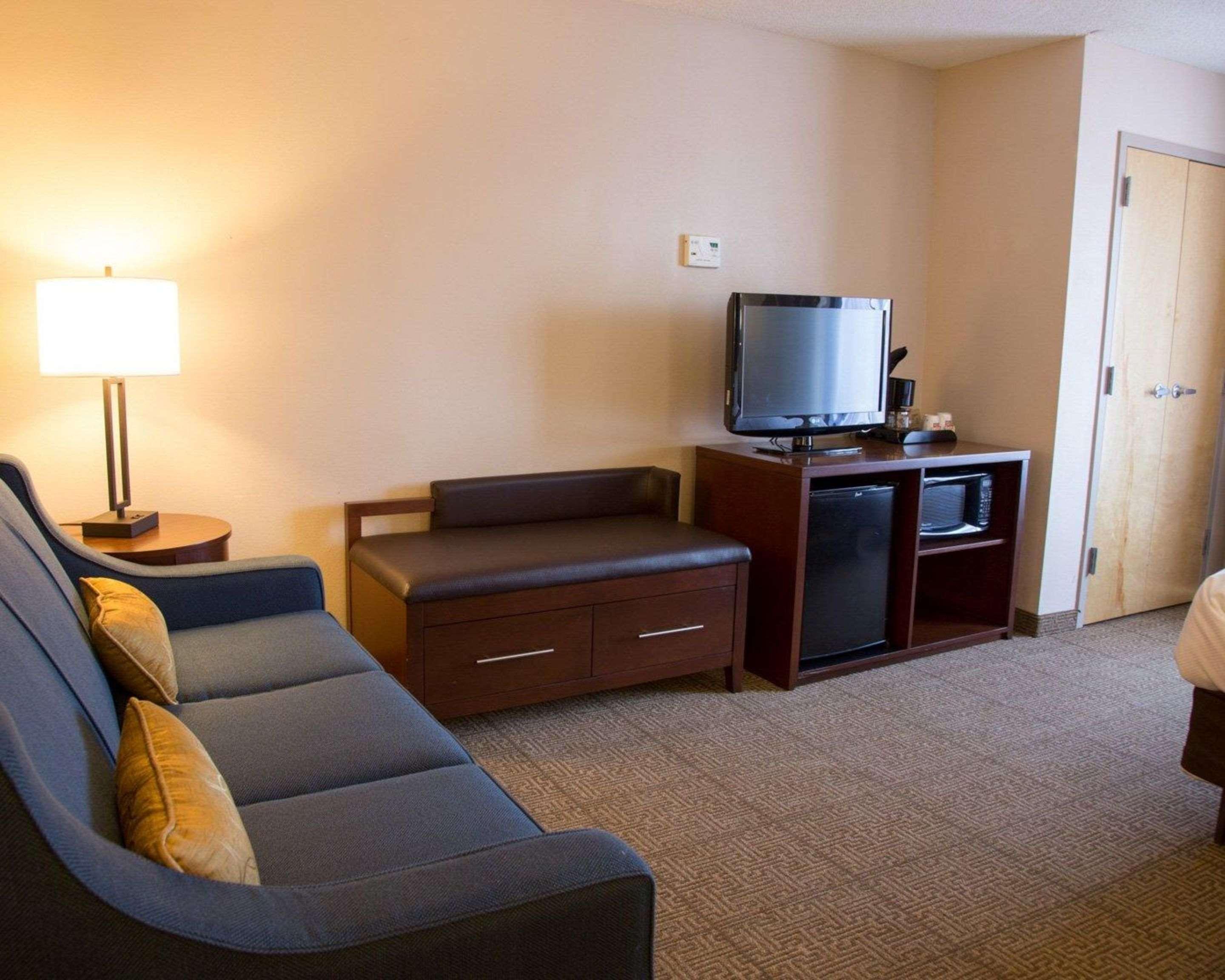 Comfort Suites Fultondale I-65 Near I-22 Екстериор снимка