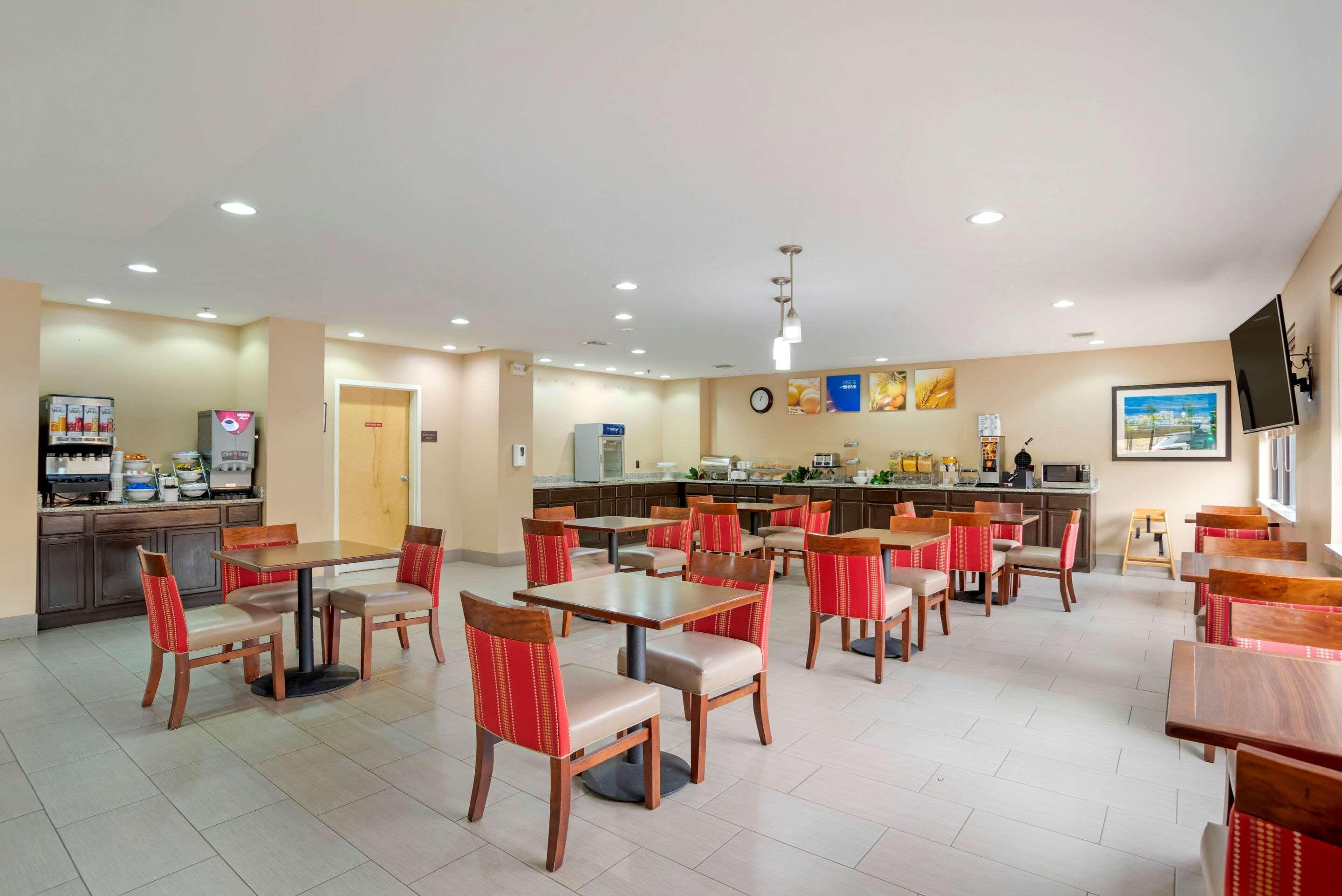 Comfort Suites Fultondale I-65 Near I-22 Екстериор снимка